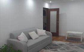 Inchiriez apartament in regim hotelier cu 2 camere